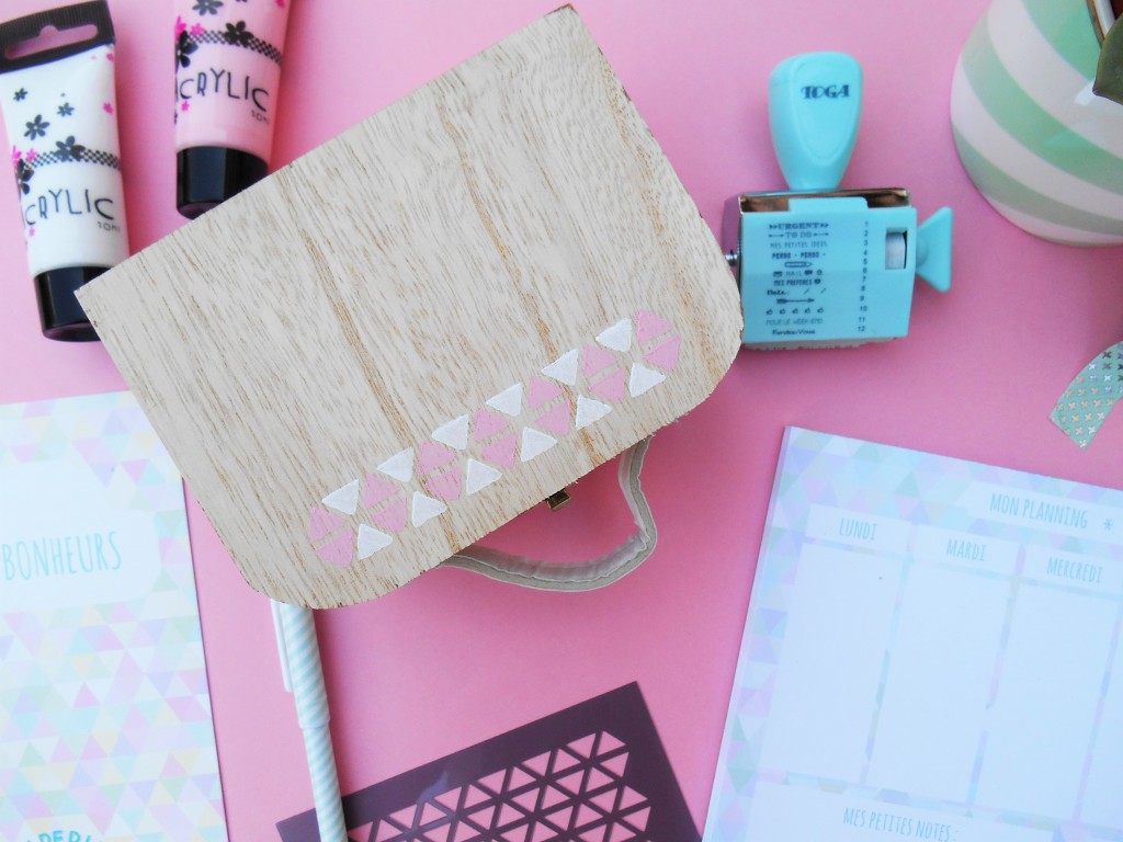 Une box qui mélange papeterie et créativité avec les DIY