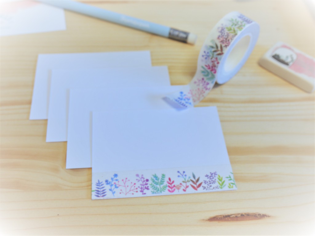 Mini cartes et enveloppes blanches à personnalsier avec Masking tape fleuri